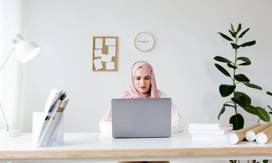 Contoh bisnis online syariah yang laris manis